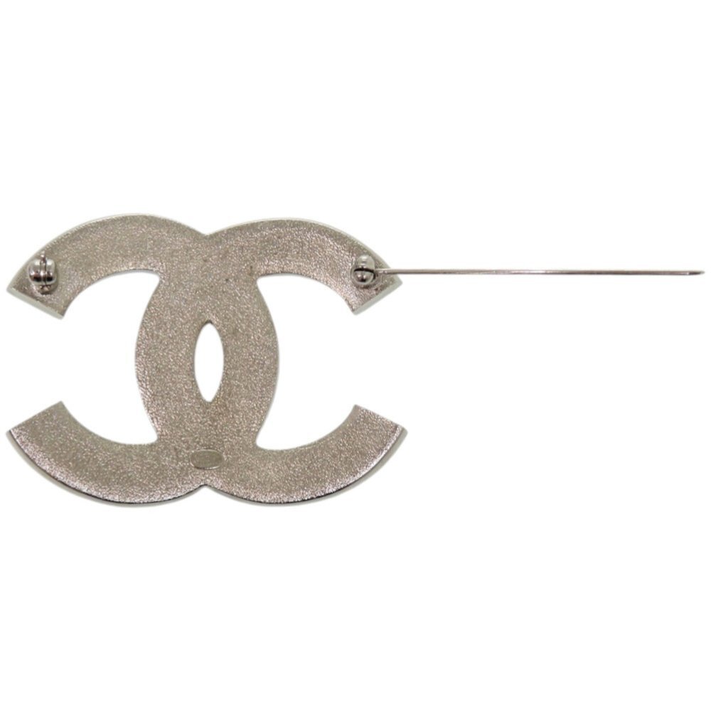 CHANEL White Logo Brooch - Picture 5 of 6